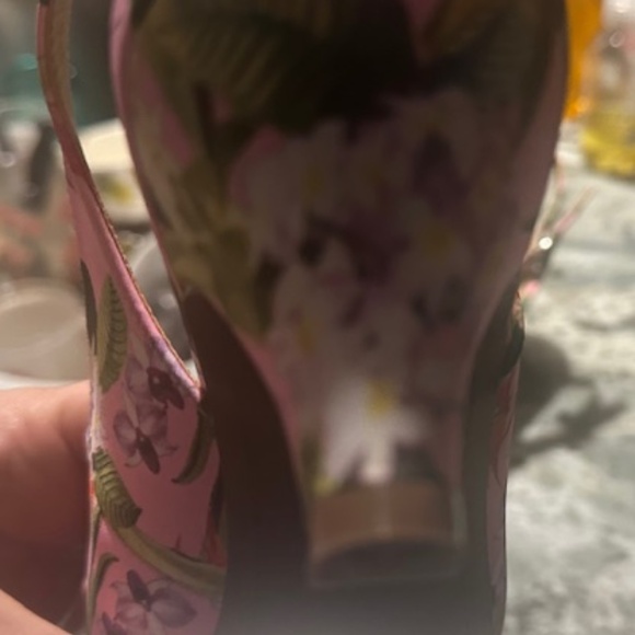 J Renee Pink Floral Bow Pattern Singback Shoe. BRAND NEW NEVER WORN!!! Size 9 M - Picture 5 of 16